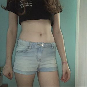 Old Navy light wash denim jean shorts